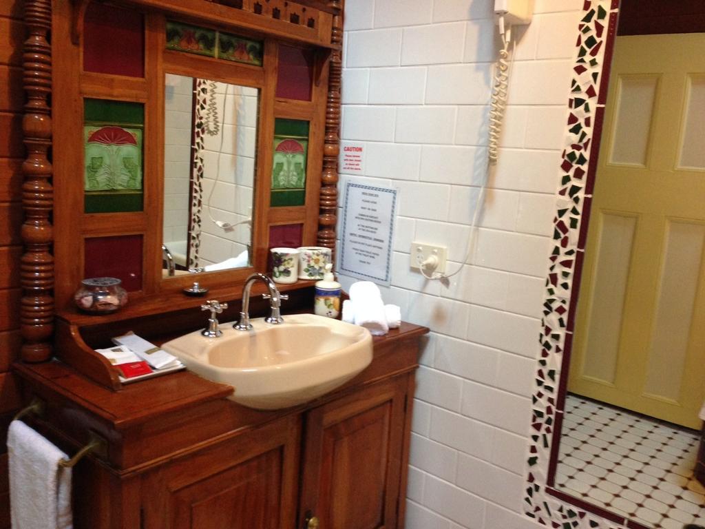 Queen Suite with Spa Bath - Loft